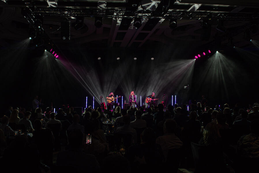 Private Event feat. Alanis Morissette Producer: i4D Event Services