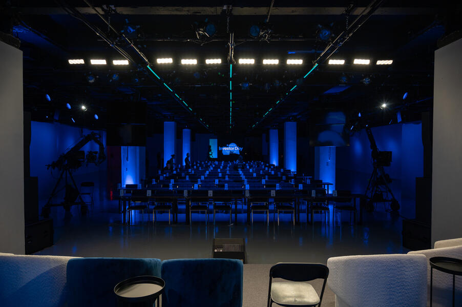 Investor Meeting Studio: Lightswitch Los Angeles (Chris Medvitz)